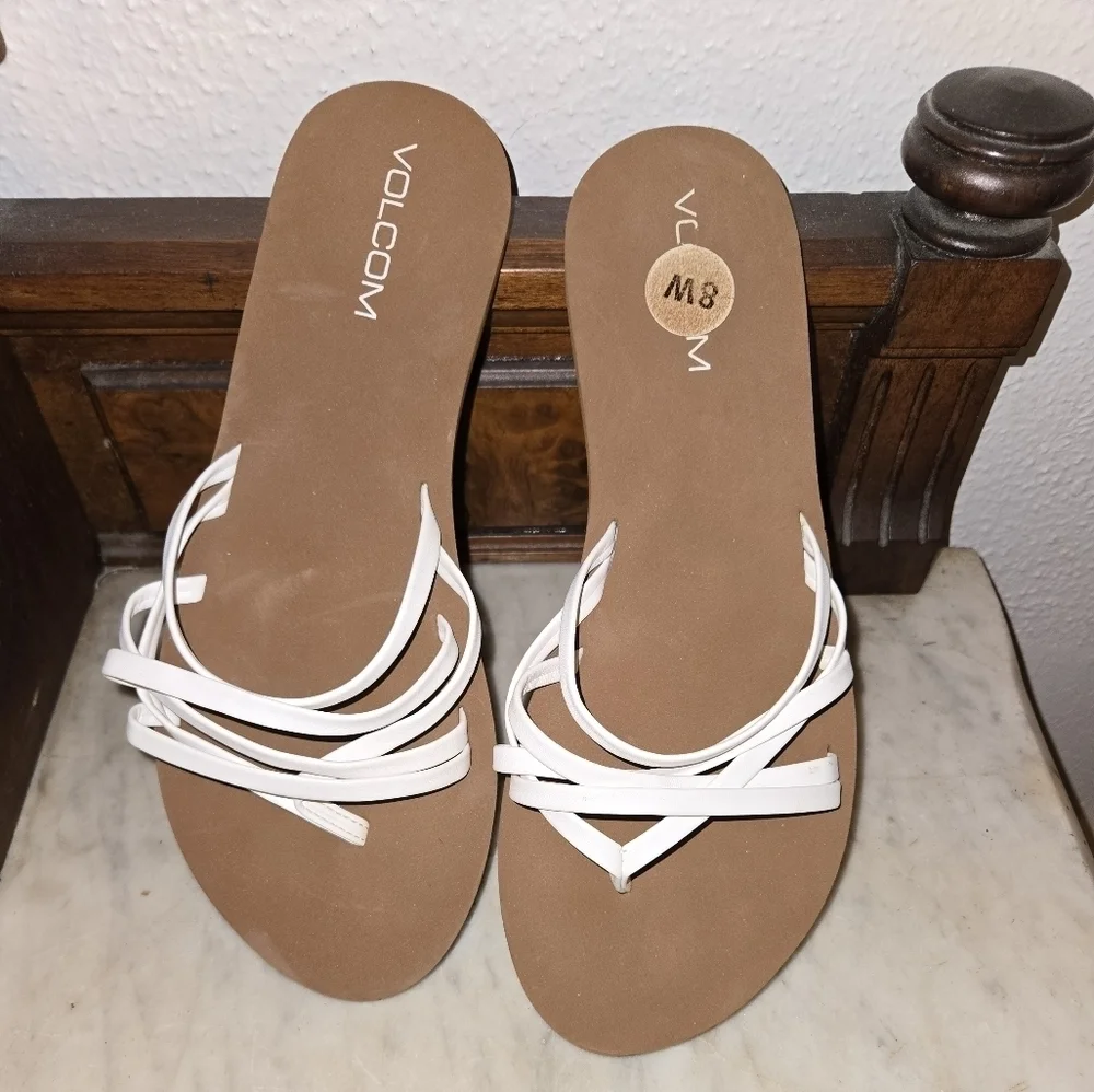 Volcom Slippers - Picture 2 of 3